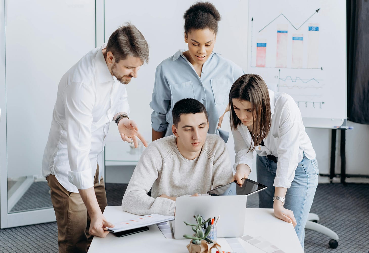 Entrepreneurs collaborating under the support of Canada Startup Designated Organizations.
